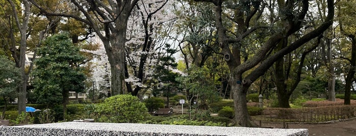 Takahashi Korekiyo Memorial Park is one of 港区.