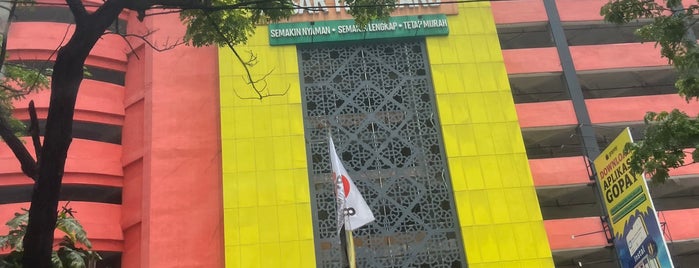 Stasiun Surabaya Pasar Turi is one of Surabaya train station.