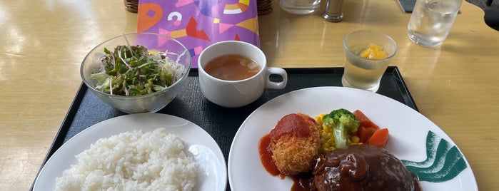 ラウンジ春秋館 is one of 麹町から徒歩往復一時間以内で昼飯.