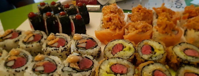 Banzai Sushi Asian Cuisine is one of Restaurantes.