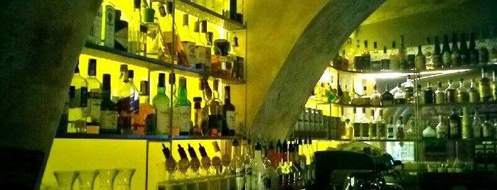 Academy Cafe&Cocktail Bar is one of Posti che sono piaciuti a Radim.