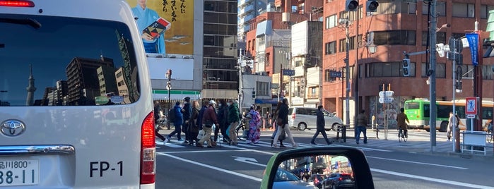 雷門一丁目交差点 is one of 道路.