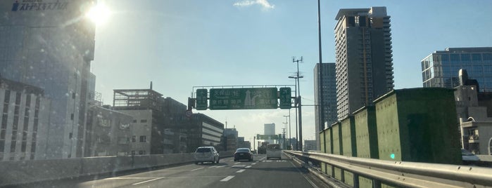 西船場JCT is one of 土木学会田中賞受賞橋.