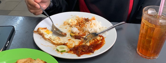 Fuad Roti Canai is one of Ipoh Foodie Must Visit.