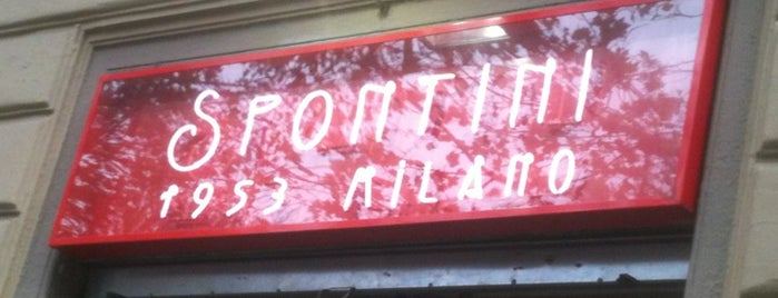 Pizzeria Spontini is one of Lugares favoritos de Elena.