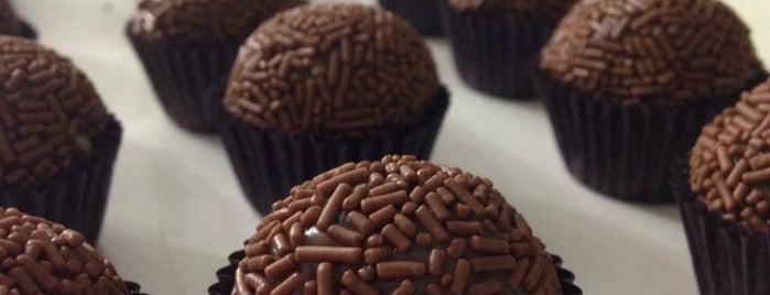 Brigadeiros do Tuiter is one of All about Rio.