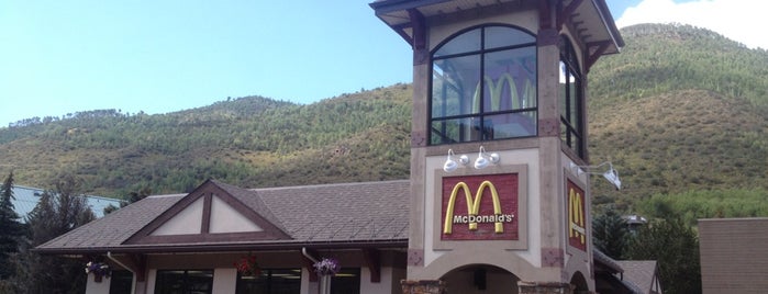 McDonald's is one of Orte, die Robert gefallen.