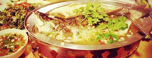 Chokdee Thai Cuisine is one of Posti che sono piaciuti a Andus.