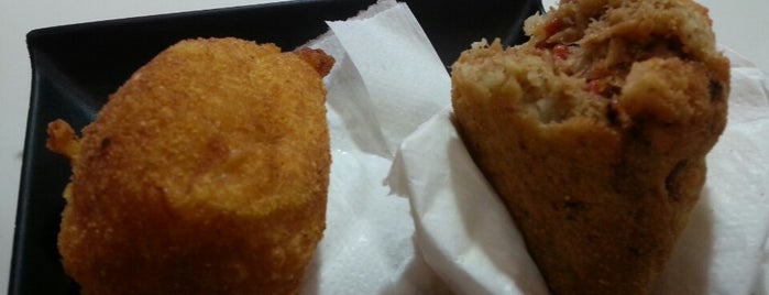 Divina Coxinha is one of Lugares para conhecer :D.