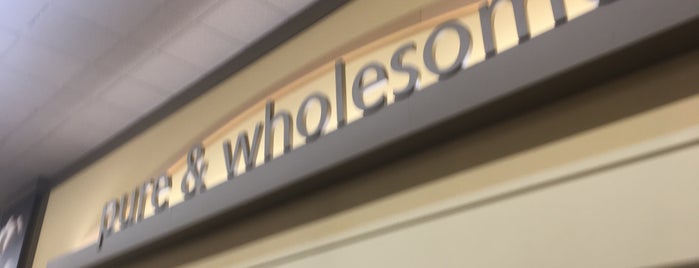 VONS is one of Lugares favoritos de laura.