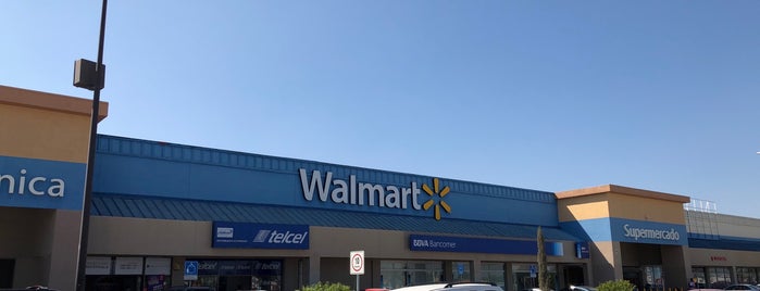 Walmart Matehuala (Arboledas) is one of สถานที่ที่ Leonel ถูกใจ.