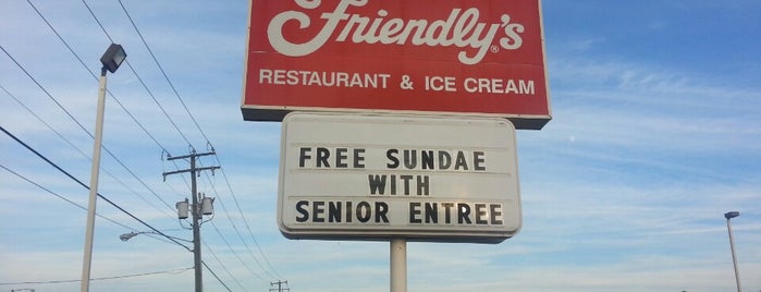 Friendly's is one of Lugares favoritos de Christopher.