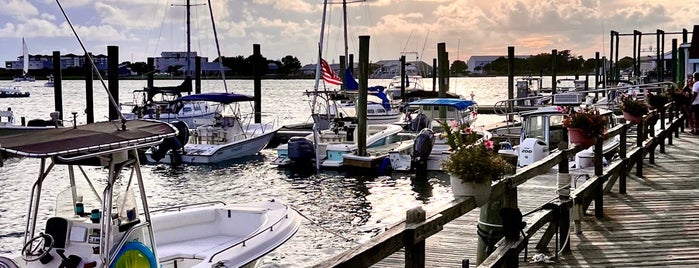 Beaufort Docks is one of Jessee Vacation Hotspots.