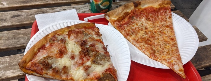 Goodfellas Pizzeria of Sunnyside is one of Pizza/Italian.