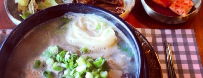 고려삼계탕 Korean Ginseng Chicken Soup & Bibimbap is one of Kyo : понравившиеся места.