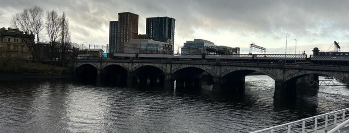 River Clyde is one of GLASGOW.