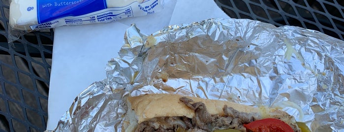 Grant's Philly Cheesesteaks is one of carrie 님이 좋아한 장소.