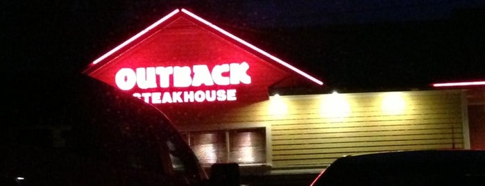 Outback Steakhouse is one of Locais curtidos por Terri.