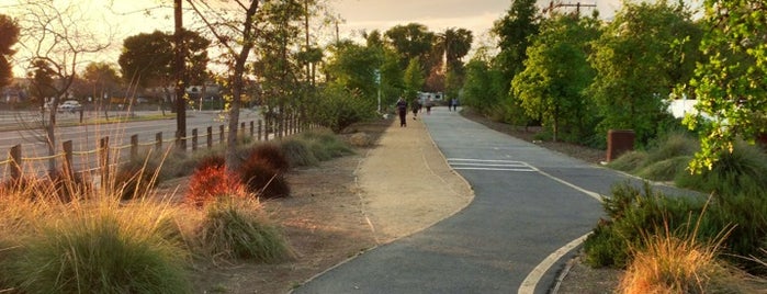 Whittier Greenway Trail is one of Lugares favoritos de Paul.