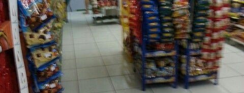 Pare & Compre Supermercado is one of Locais.