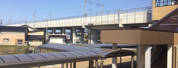 Shin-Takaoka Station is one of 北陸新幹線.