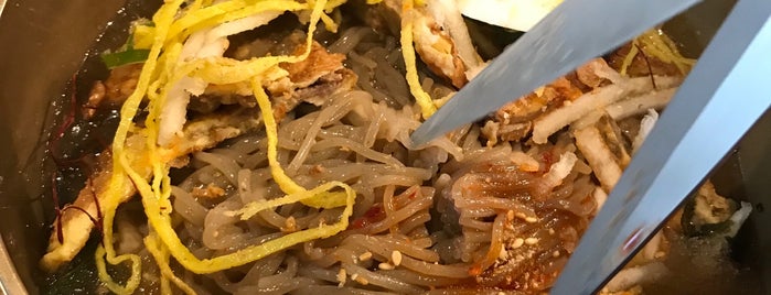 Parkgunja Jinju Naengmyeon is one of Lieux qui ont plu à JuHyeong.