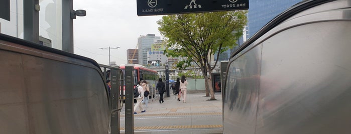 Seoul Station Transportation Center is one of Bus Stop.