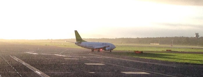 Aéroport de Tallinn Lennart Meri (TLL) is one of S pisok.