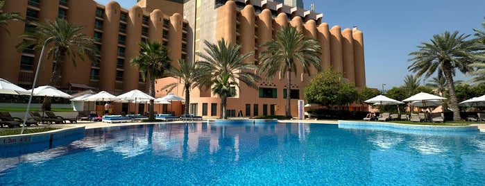 Sheraton Outdoor Swimming Pool is one of Abu Dhabi.