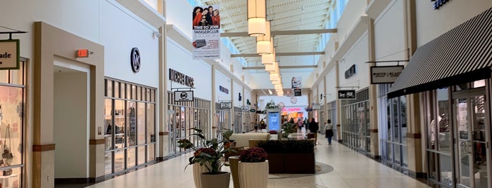 Tanger Outlet Foxwoods is one of Orte, die Jessica gefallen.