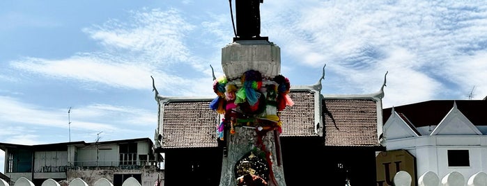 Thao Suranari Monument is one of plk-korat.