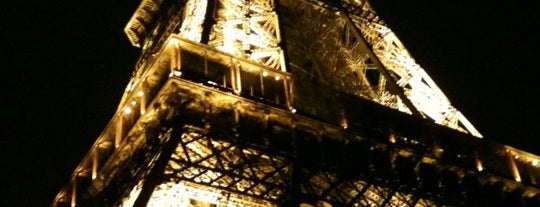 Menara Eiffel is one of Lugares dos sonhos.