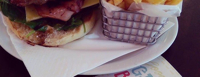 Missy Moo's Burger Bar is one of Dominicさんのお気に入りスポット.