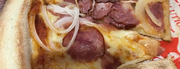 Vezpa Pizzas is one of Shopping Tijuca.