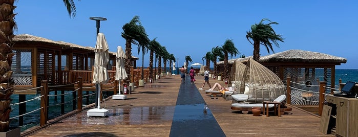 Cornaro Beach Club is one of Banu'nun Beğendiği Mekanlar.