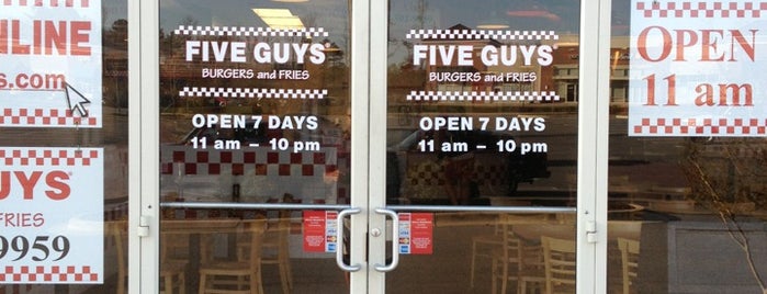 Five Guys is one of Tempat yang Disukai Carla.