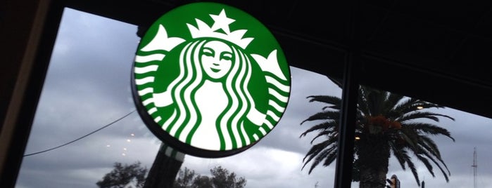 Starbucks is one of Lieux qui ont plu à Elena.