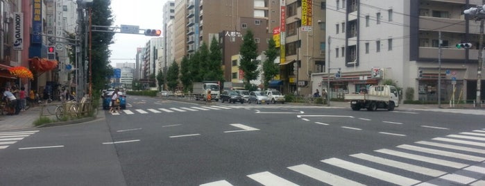 柳橋二丁目交差点 is one of 江戸通り(Edo dōri).