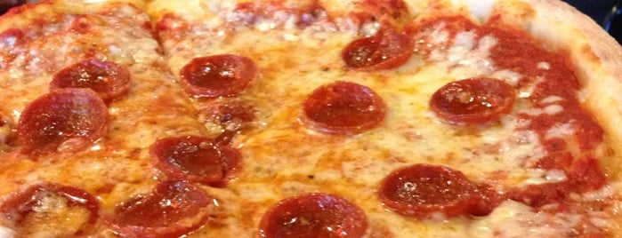 Brooklyn Pizza & Pasta is one of Posti che sono piaciuti a Bob.
