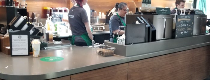 Starbucks is one of Tempat yang Disukai Kate.