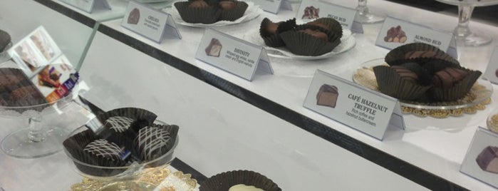 See's Candies is one of Ayana : понравившиеся места.