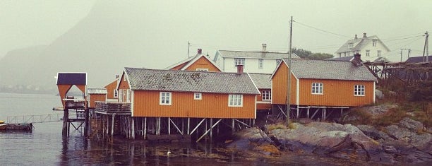 Sakrisøy Rorbuer is one of สถานที่ที่ George ถูกใจ.