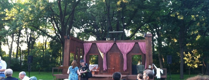 Oak park festival Theater is one of George : понравившиеся места.