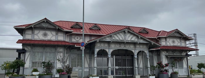 Hamaderakoen Station (NK15) is one of 大阪の歴史建築.