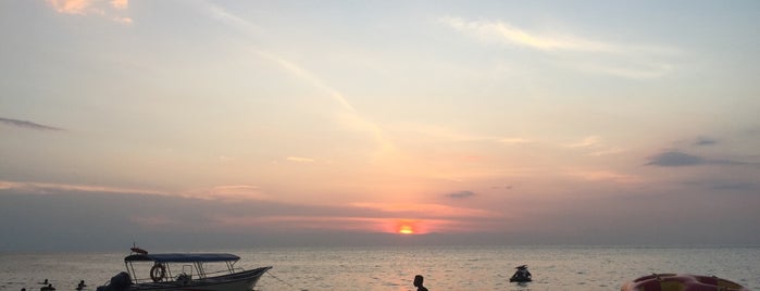 Pantai Teluk Kemang is one of ꌅꁲꉣꂑꌚꁴꁲ꒒ : понравившиеся места.