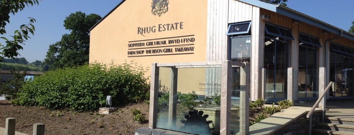 Rhug Estate Organic Farm Shop And Bistro is one of Mark'ın Beğendiği Mekanlar.