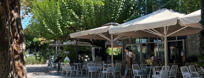 Ρόδο Cafe is one of สถานที่ที่บันทึกไว้ของ Spiridoula.