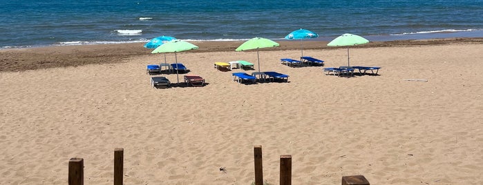 Tholo Beach is one of Παραλίες.