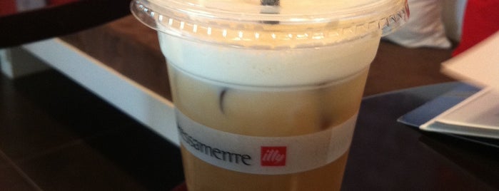 espressamente illy is one of great coffee stops.