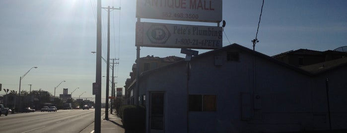 Long Beach Antique Mall II is one of Long Beach Antique and Vintage Shopping.